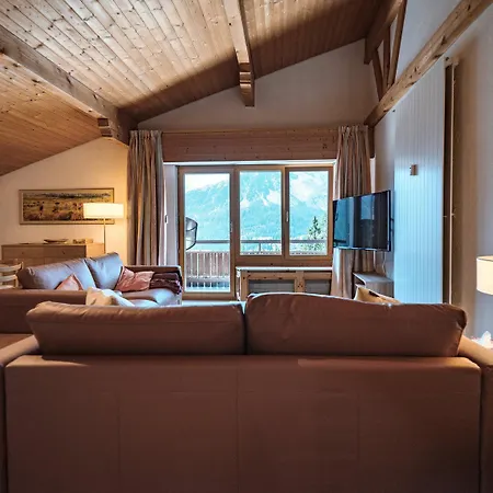 Casa Dschember 11 أروسا